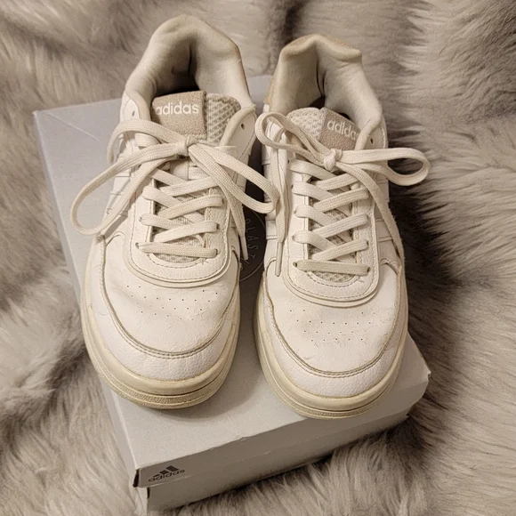 ADIDAS Postmove Basketball Runners - Picture 3 of 15